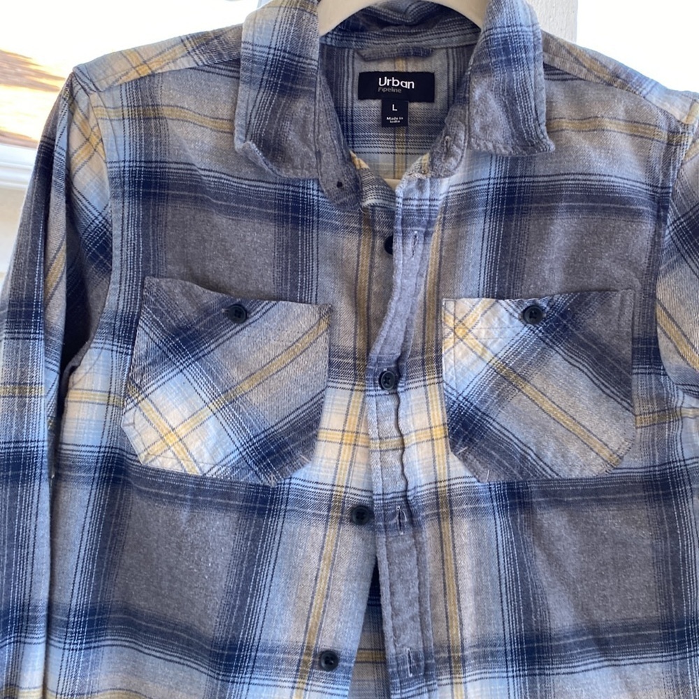 URBAN PIPELINE BOY’S LONG SLEEVE BLUE SHIRT BUTTON DOWN Size L EUC